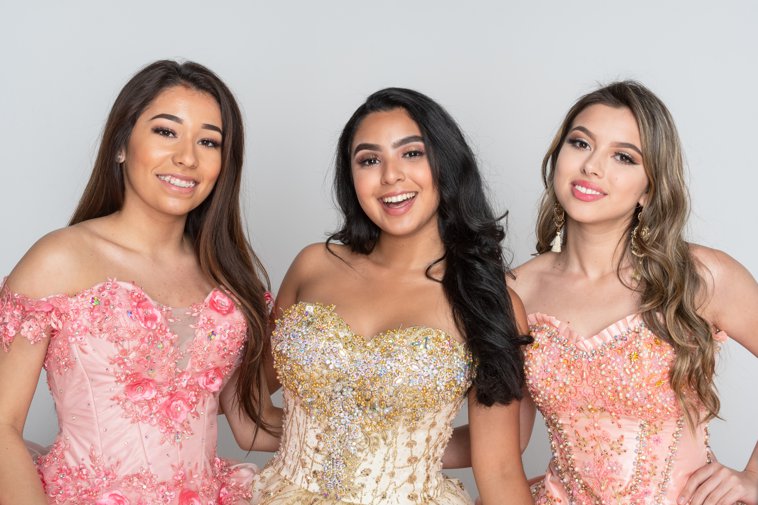 3 quinceañeras